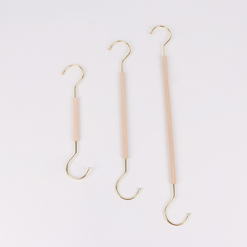 Solid Wood Display Props for Clothing Stores, Including Display Racks, Hangers, Hooks, Clips, S-Hooks, and Accessories for Women's and Children's Clothing