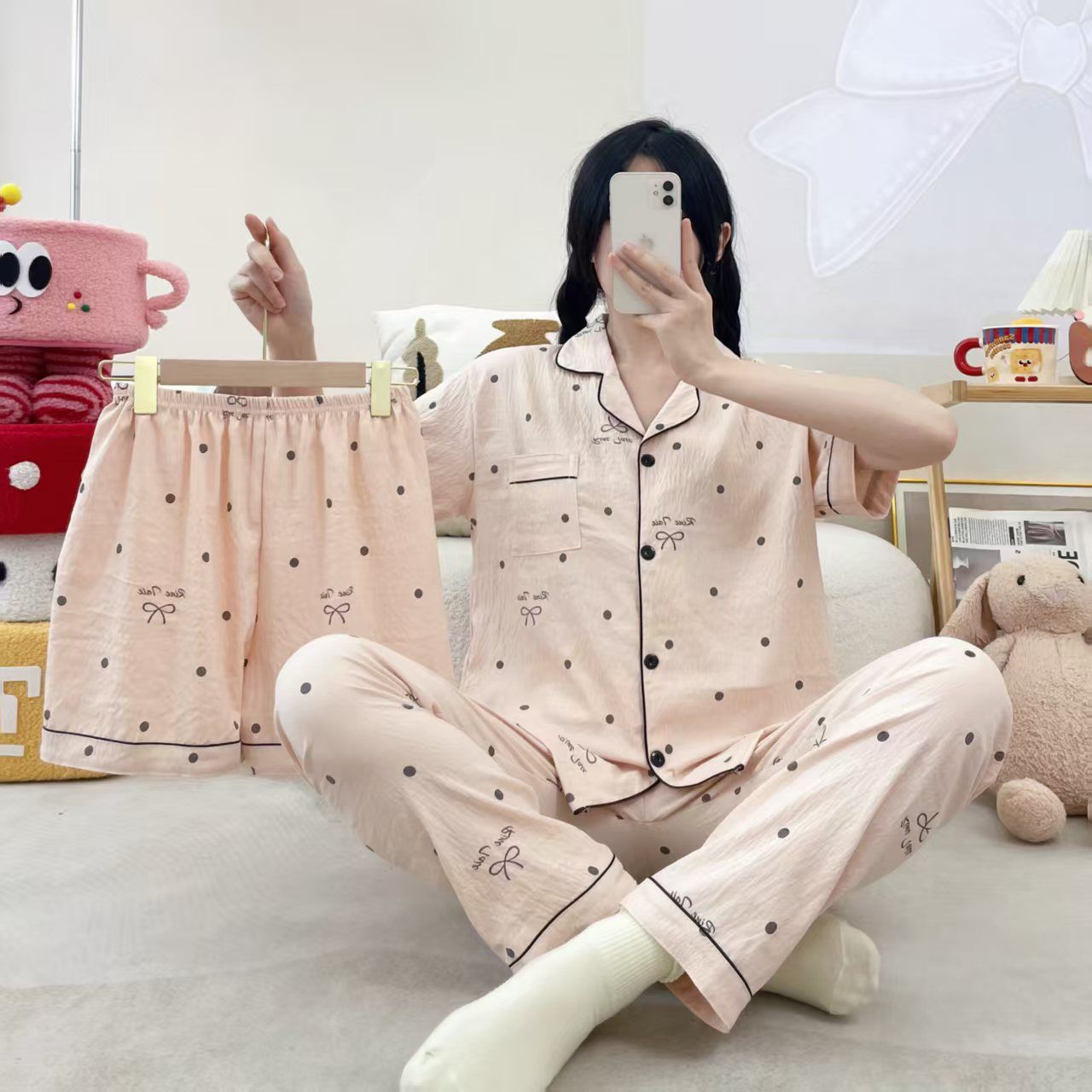 Empaquetado fuera de una sola nube pijamas de algodón de tres piezas para mujer verano dulce pantalones cortos de manga corta ropa de dibujos animados para el hogar