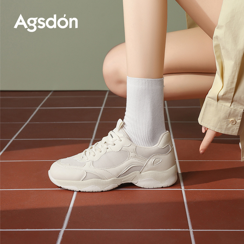 Zapatos de montaña para mujeres 2025 nuevos zapatos de montaña al aire libre de otoño con suela gruesa zapatos deportivos casuales blancos pequeños