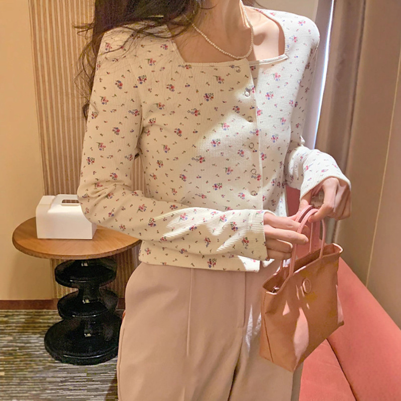 In-Stock Korean-Style Floral Square-Neck Short Knit Top for Women, 2025 Autumn Slim-Fit Slimming Niche Design Top