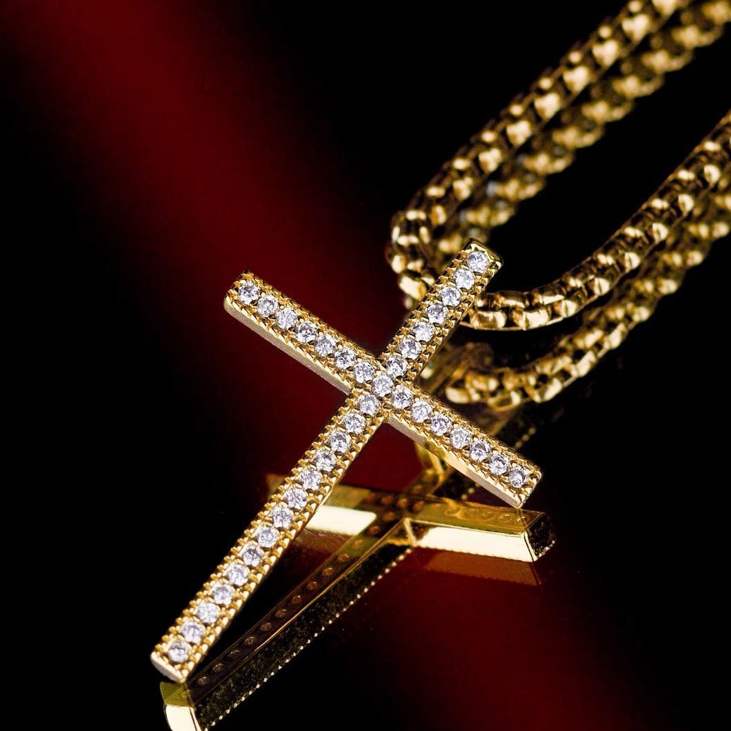 Fint diamantprytt halsband med kors för män borderless lyx_voghion.com
