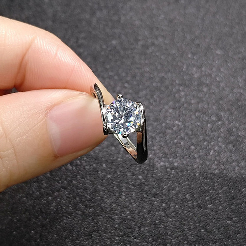 Dropshipping imitation moissanite diamond ring, low luxury classic six-claw diamond ring, platinum-plated white diamond ring, live supply