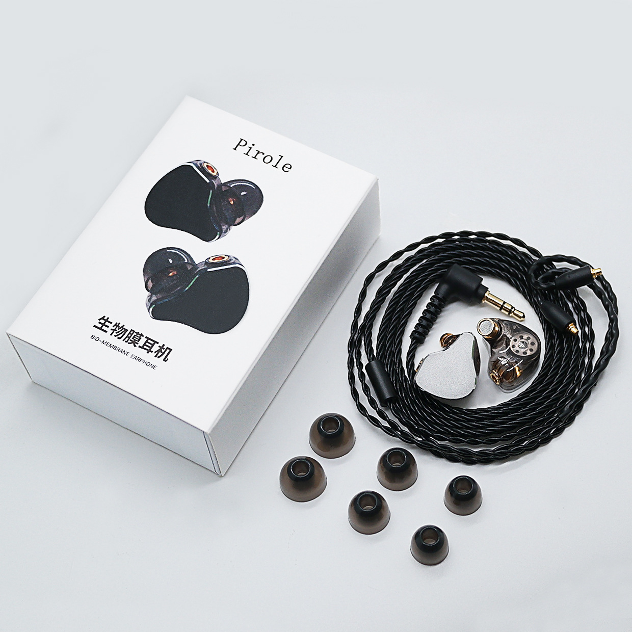 Venta caliente MMCX enchufable móvil bobina en-oído auriculares cabeza de tres-frecuencia balanceado sonido suave HiFi Monitor