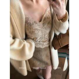 仅用于产品展示勿拍-法式加绒蕾丝美背吊带文胸一体背心女V领打底