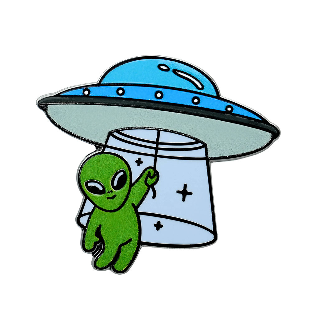 Creative Cartoon Alien and Spaceship Brooch, Fashionable and Personalized Versatile Metal Pin Clothing Accessories Collar Pin