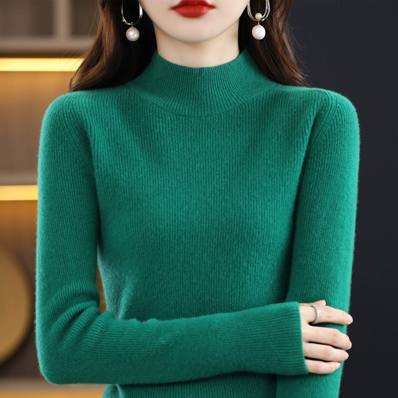 Женский облегающий трикотажный свитер с воротником-стойкой, пуловер, теплый базовый слой, универсальный свитер, средняя высота горловины, женственный стиль, подходит для повседневной носки.