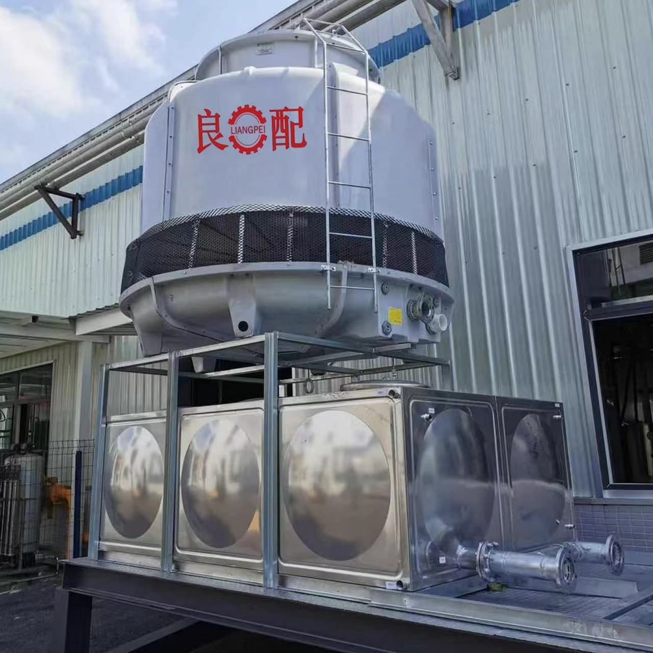 湖北武汉冷却水塔玻璃钢圆形冷却塔机械设备专配节能逆流式冷却塔