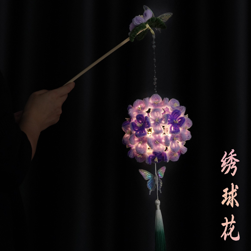 ひまわりの花束をねじって手作りします。|undefined