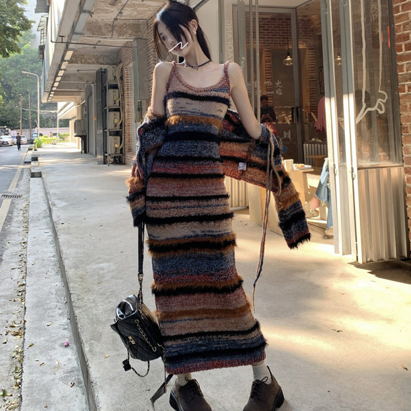 コントラストカラーストライプニットスーツ女性の蝶ネクタイセーターカーディガンコート秋と冬の新しいサスペンダードレス|undefined