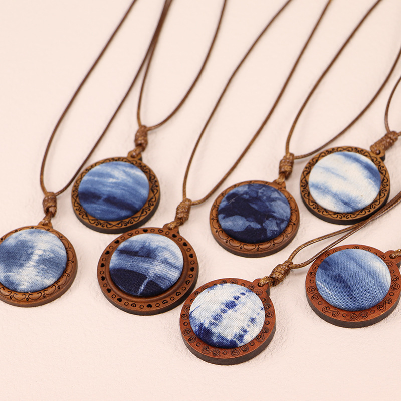Wholesale ethnic style tie-dyed old wood carved vintage blue dyed necklace sweater chain plant dyed necklace neck hanging adjustable Wholesale ethnic style tie-dyed old wood carved vintage blue dyed necklace sweater chain plant dyed necklace neck hanging adjustable