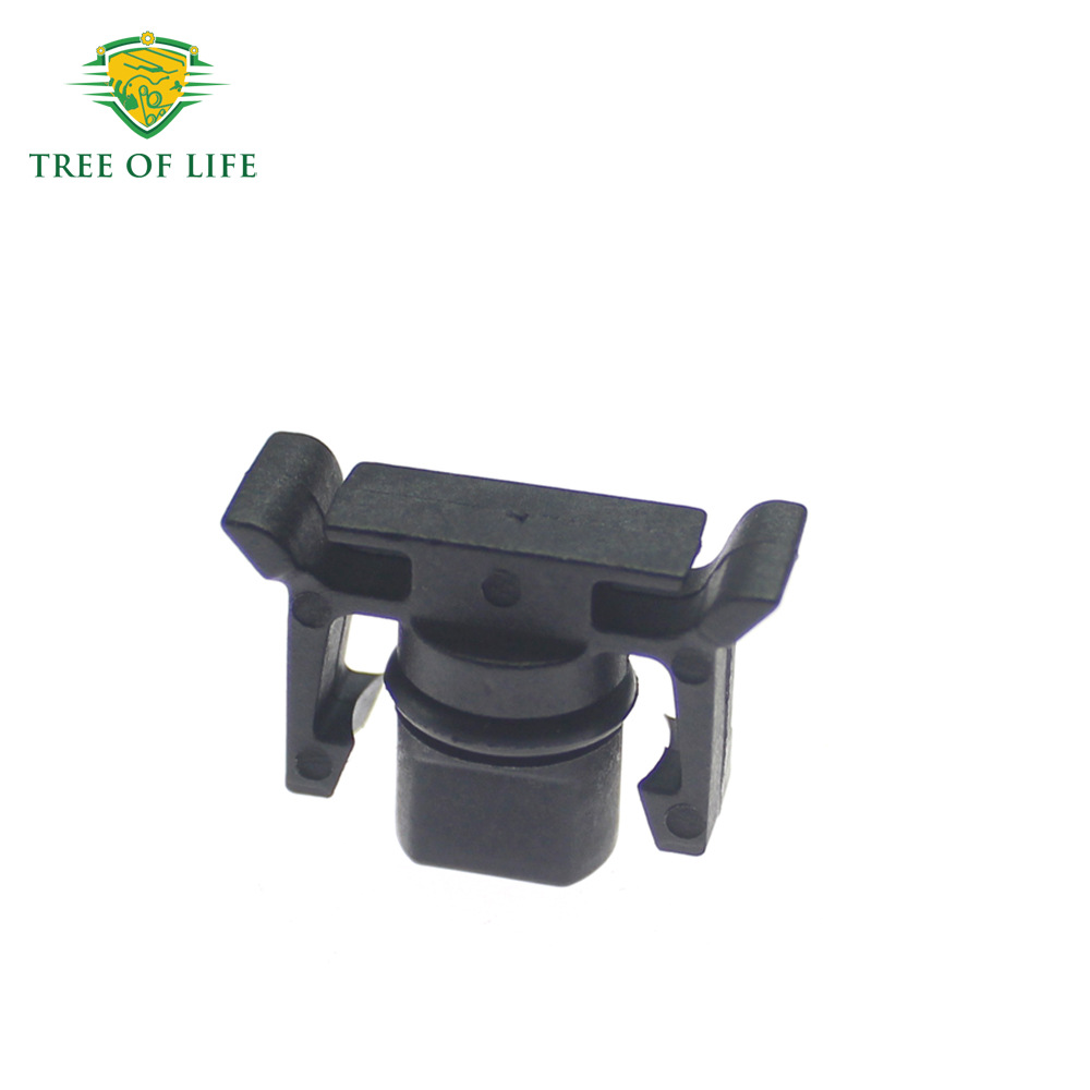 AV6Z - 8K103 - A 31368308 es adecuado para conector directo de tubería de agua del tanque de agua automático de Volvo image 2