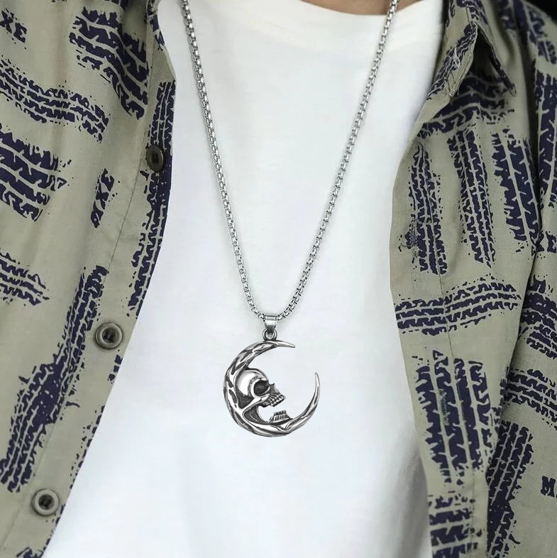 Retro Moon Stainless Steel Plating Pendant Necklace 1 Piece