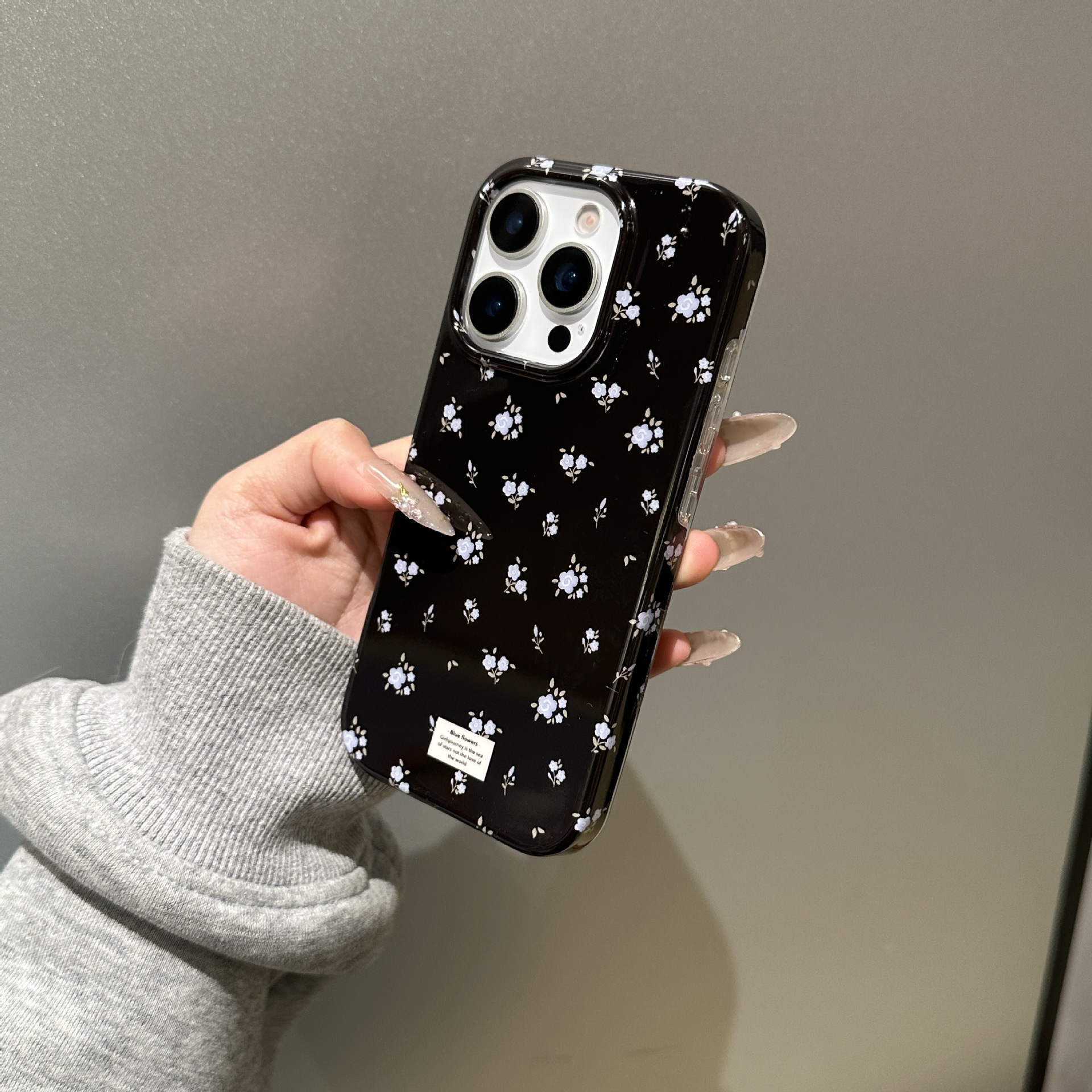 Simple, nicho, sentido avanzado, pequeño floral, adecuado para iPhone15Pro/16Pro Retro 14/13 Nuevo 16ProMax