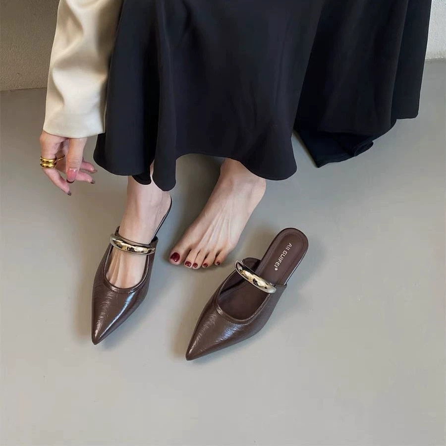 Носить на улице Весна и лето 2025 новые ретро холодные тапочки женские нишевые заостренные металлические пряжки