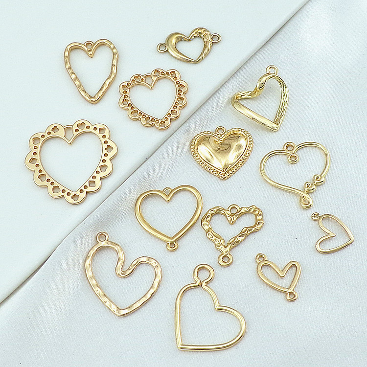 All Seasons Season 10 PCS/Package 18 * 24mm Alloy Heart Shape Pendant