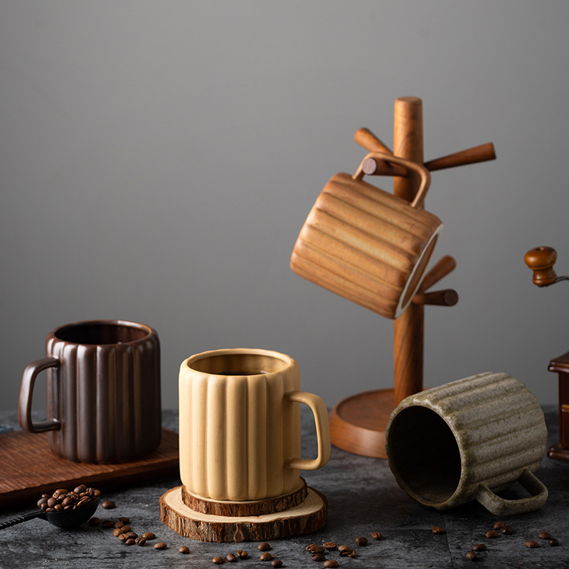 Taza de cerámica Dehua resistente a altas temperaturas, taza de cerveza de gran capacidad, taza de bebida de diseño de alto valor para oficina en el hogar