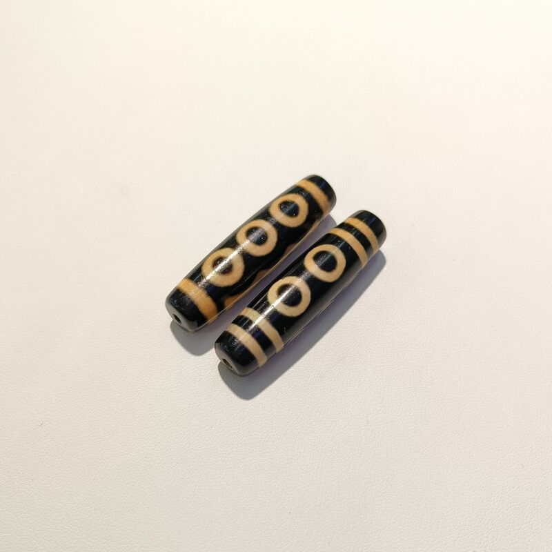 純白黒パルプ、風化九目三目加工 48×13.5mm 天珠歯黄色パルプ【A級】|undefined