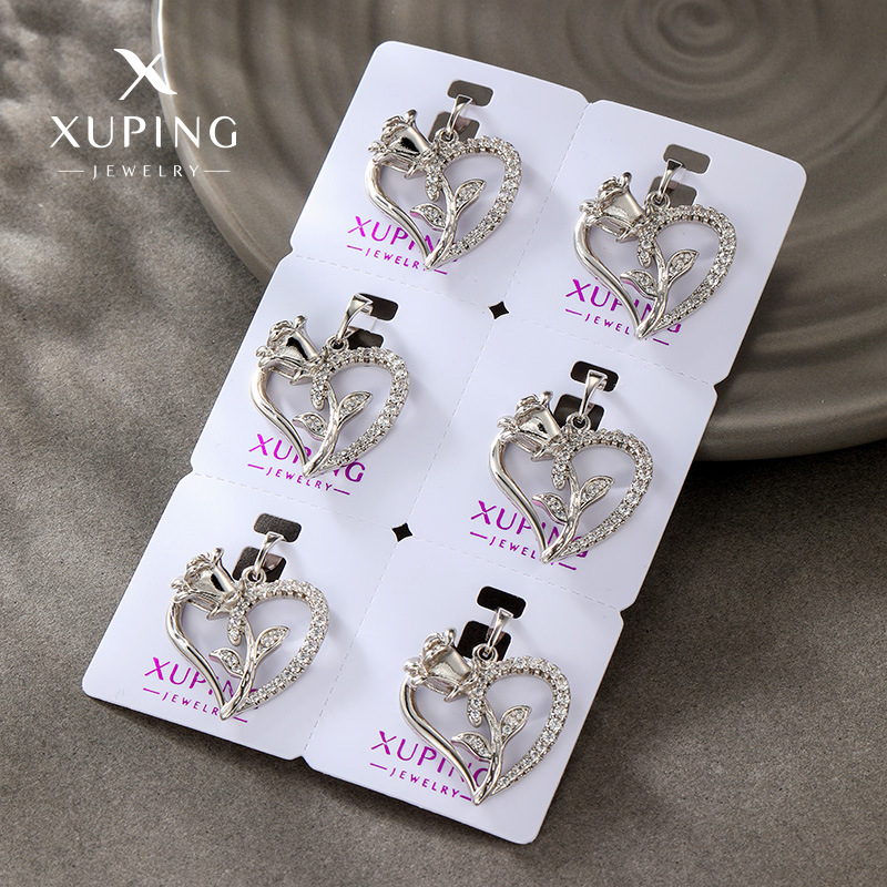 Nuevo collar con colgante de corazón de rosa con gema artificial blanca electrochapada en aleación de Xuping, accesorio de diseño exclusivo.