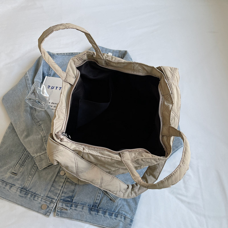 Bolso de algodón de gran capacidad de invierno para mujer 2024 nuevo bolso de mano rombo de nailon casual bolso de mensajero de un solo hombro