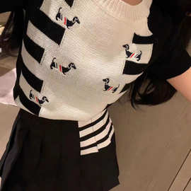 夏季新款韩版短袖圆领设计感甜酷女孩范镂空钩花短款针织上衣女潮