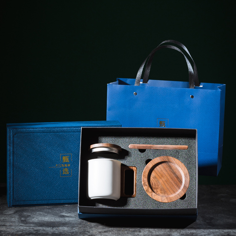 Suyuan taza de madera de nuez taza de cerámica taza de madera taza de café con cojín de taza de madera de madera logotipo publicitario grabado