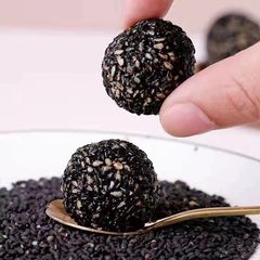 Internet celebrity manufacturer wholesale bagged 126g health-preserving black sesame balls, wolfberry and five treasure balls, large quantity and excellent price
