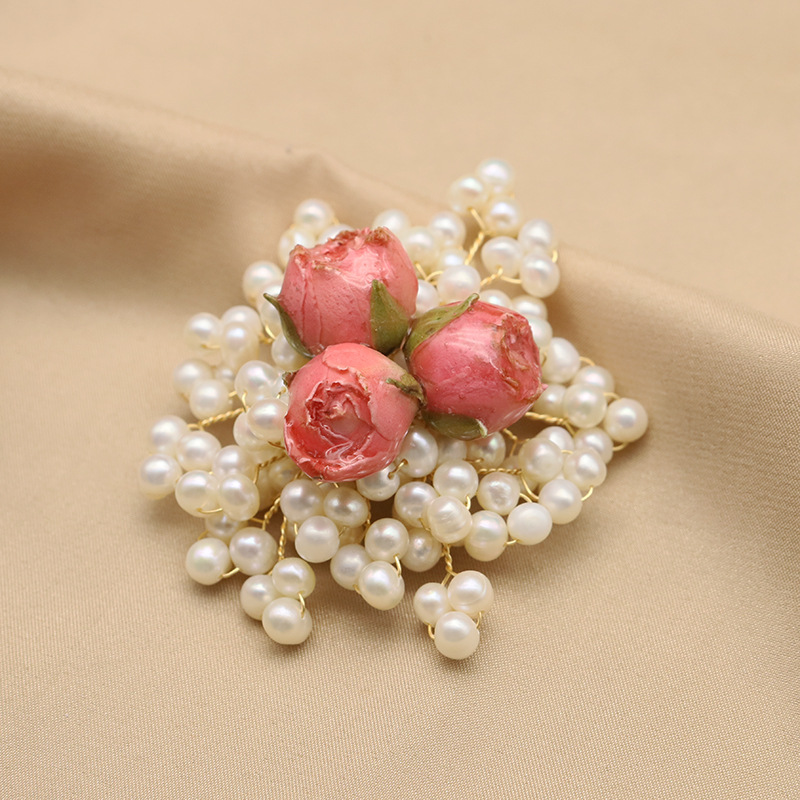 Broche de perlas naturales de alto grado nicho Rosa epoxi Rosa broche de gama alta diseño vintage copo de nieve al por mayor image 4