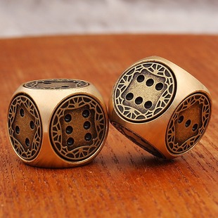 Vintage Handcrafted Pure Copper Dice Brass Dice Exquisite Dice Shaker Creative Mahjong Dice Metal Copper Art