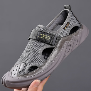 Baotou Sandals for Men 2025 Summer New Style Mesh Casual Beach Shoes Breathable Soft Sole Velcro Clogs