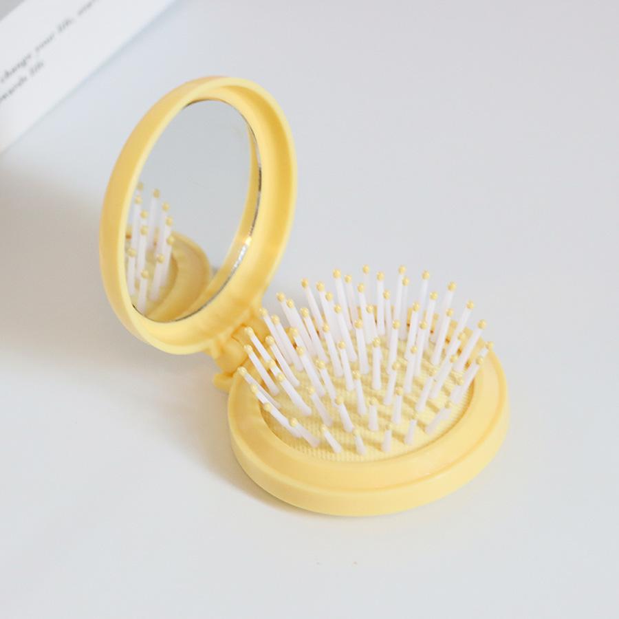 Piel amarilla y cabeza amarilla