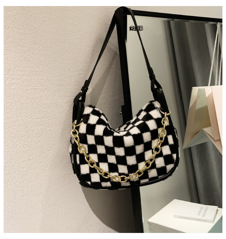 Autumn and winter plush handbags 2021 new fashion checkerboard single shoulder messenger chain big bagpicture5