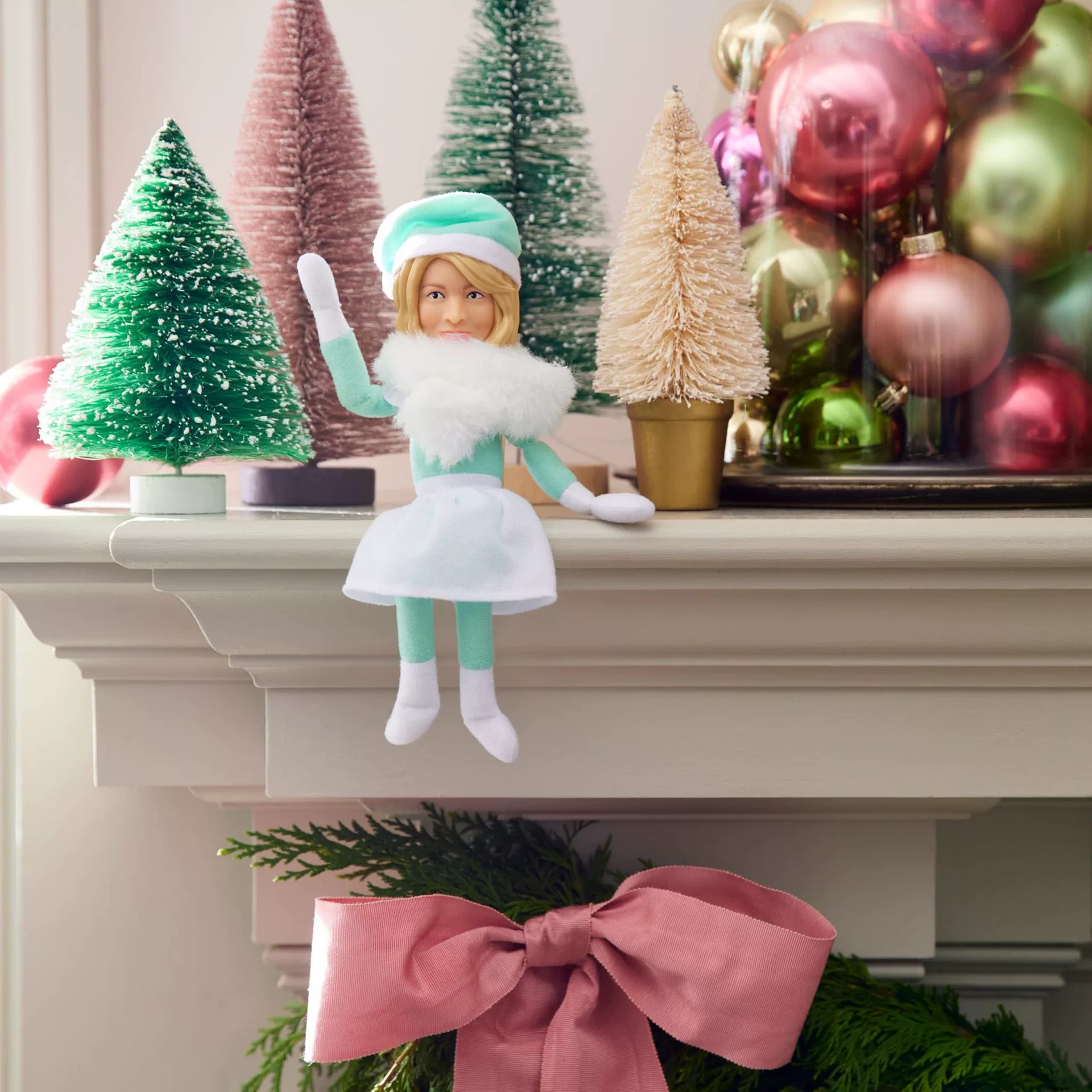 Кукла "Martha Stewart Martha on a Mantle" 2024 Рождественский эльф