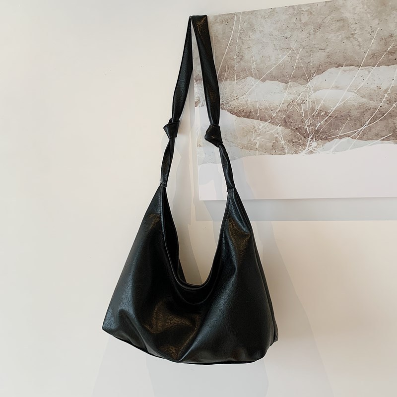 Bolsa de gran capacidad para viajar al trabajo Otoño / Invierno 2024, nueva bolsa de hombro de moda retro simple bolsa de abrigo casual