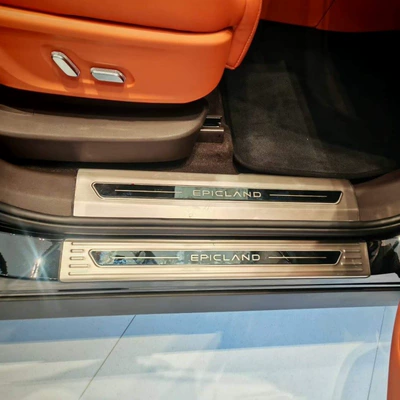 Suitable for the 2026 Yijing X9 model: durable, stain-resistant stainless steel door sill protectors and welcome pedals, essential for interior modification (Dekorativ pedal başlıqları) - internal-and-external-silver-stainless-steel-threshold-strips-set-of-8-please-specify-the-desired-color-when-ordering-vehicle-specific