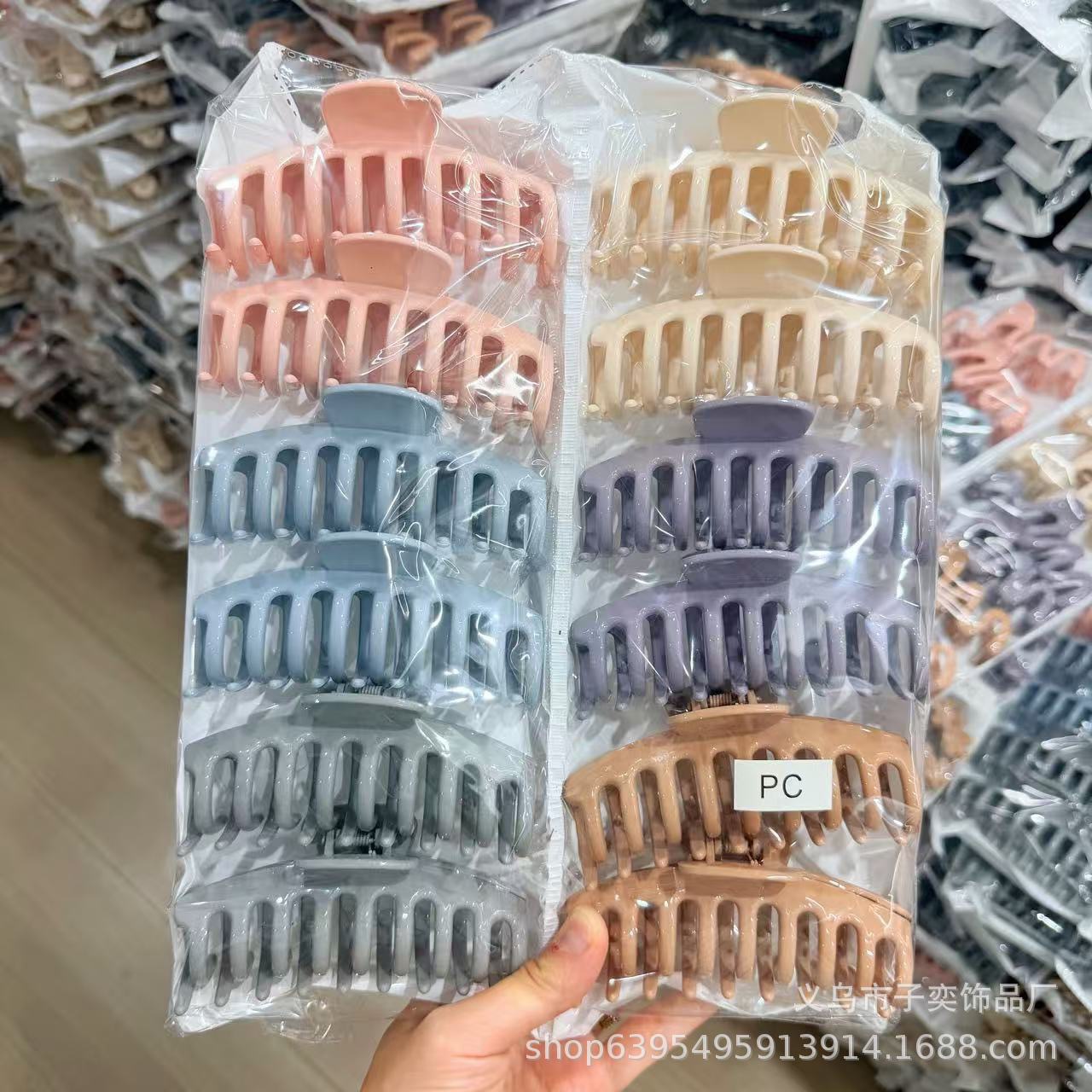 Amazon transfronteriza pintura de goma de gran tamaño clip de pelo espalda Cabeza de tiburón clip de pelo volumen multi horquilla dos yuanes accesorios para el cabello al por mayor