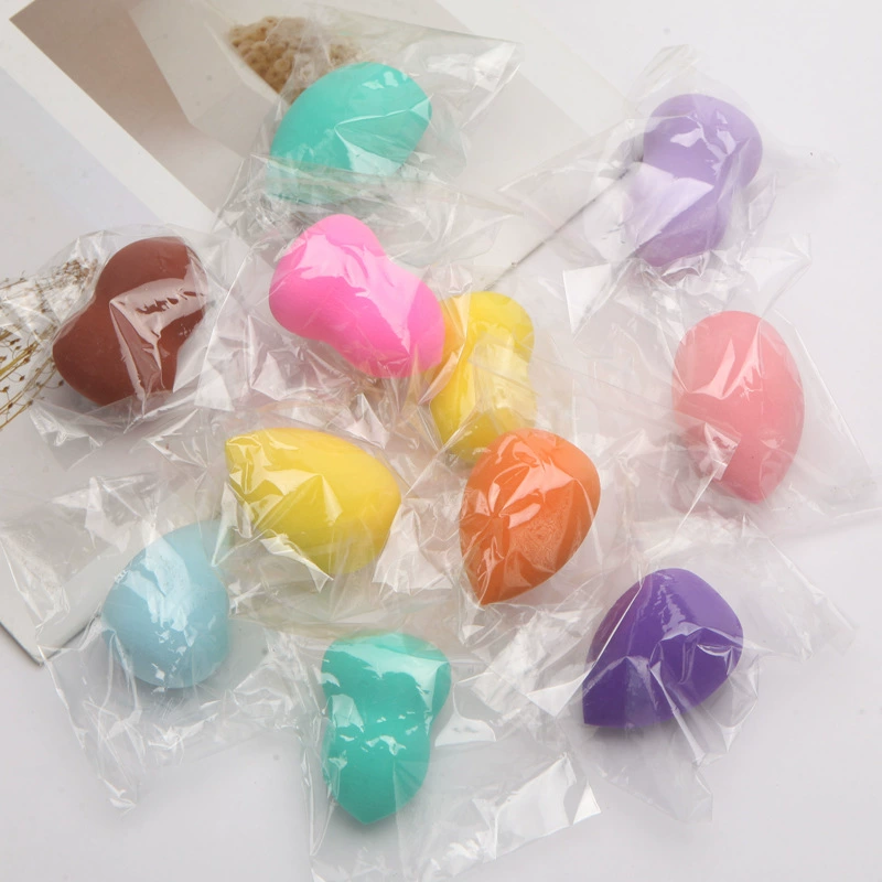 Индивидуально упакованные спонжи для макияжа из ОПП пленки, в форме капли, высокоэластичные.