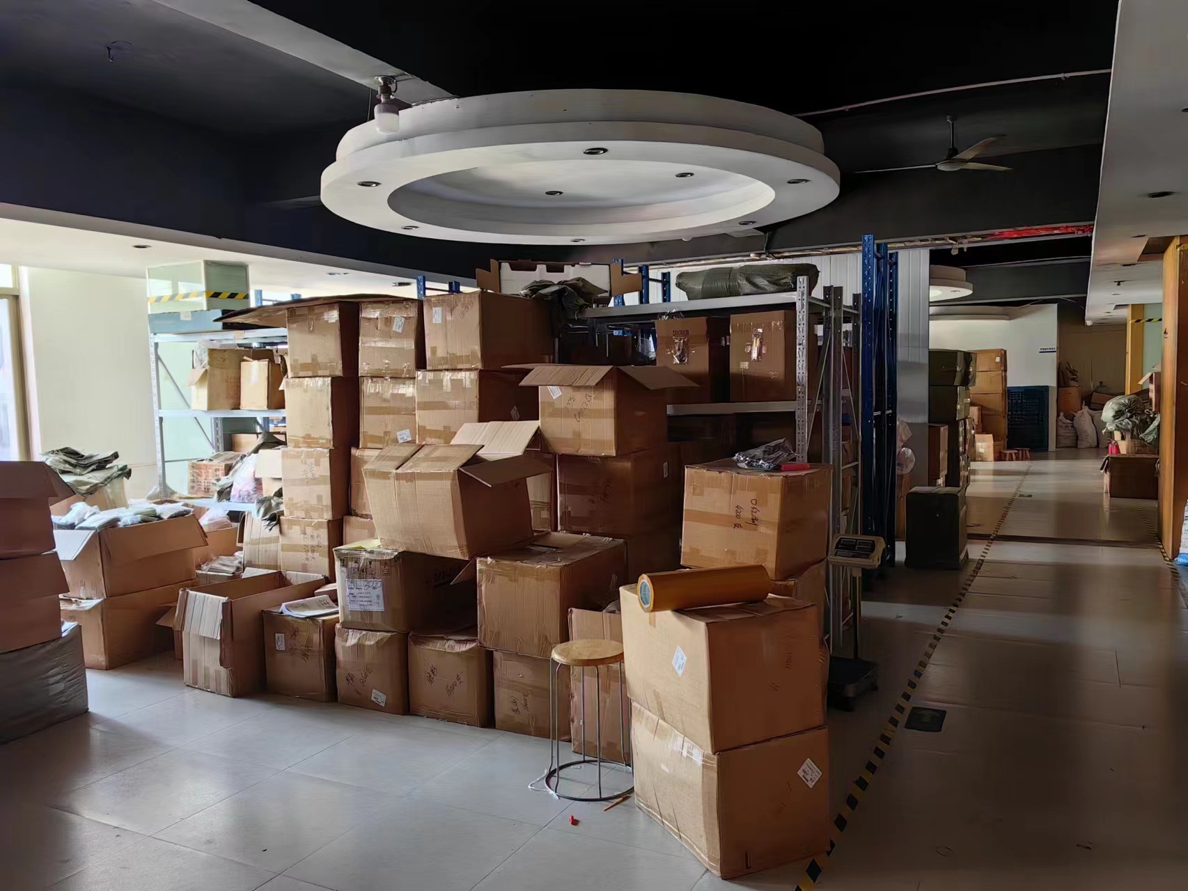 硅胶唇刷带盖唇膜刷undefined