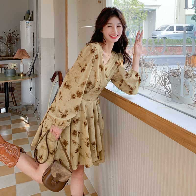 巨好看黄色碎花长袖连衣裙女早秋2025超火轻奢高级感收腰显瘦裙子|undefined