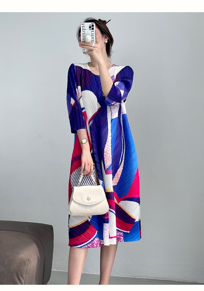 Đầm ôm body nữ cổ tròn xếp ly in họa tiết dáng ngắn thanh lịch — Màu tím chi tiết 7