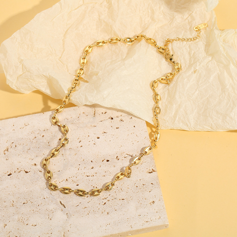 New solid color golden pig’s nose shape stainless steel Necklace