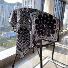 衣服服装搭配围巾70小丝毛黑色腰果百搭真丝羊毛保暖方巾直播新款