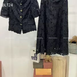 连衣裙;时尚休闲套装;耳钉