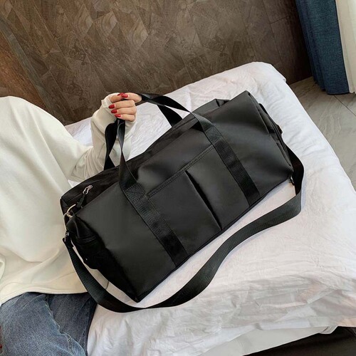 Minimalist trendy fitness bag, sports training bag, large capacity travel tote for men, business trip, hand-carry, travel bag, wet and dry separation bag