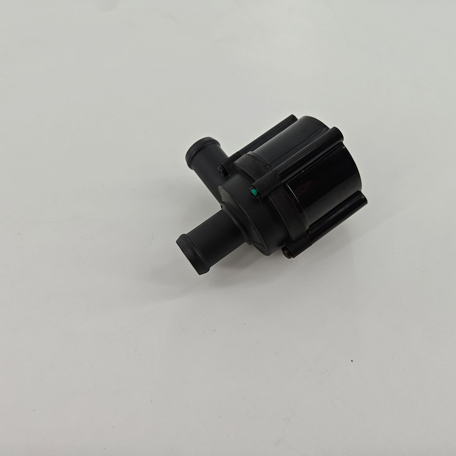 Suitable for A6/Q5 Auxiliary Cooling Pump 06D121601/059121012B/95810631300