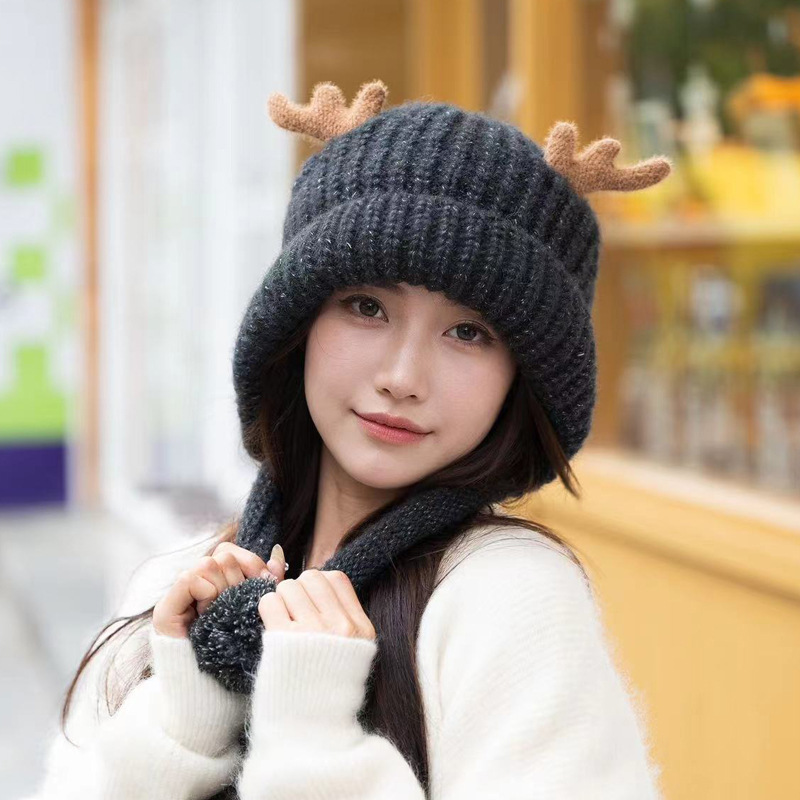 Sombrero de punto de cuerno de ciervo de Navidad, sombrero de lana caliente para mujeres otoño y invierno, gorra de orejas rojas encantadora y veludo para mostrar la cara pequeña