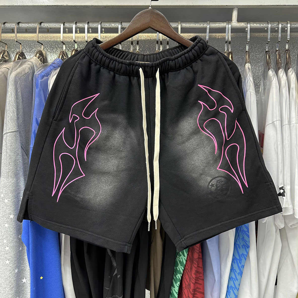 Hell Star lavando y desgastando pantalones cortos casuales 2024 verano nuevo estilo marca de moda europea y americana hip-hop pantalones de cinco puntos hombres y mujeres