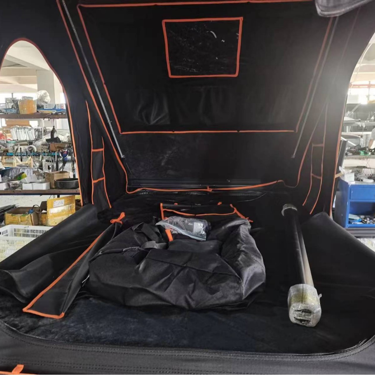 Carpa de techo automática de aleación de aluminio auto-conductora al aire libre RV plegable a prueba de agua camping viaje