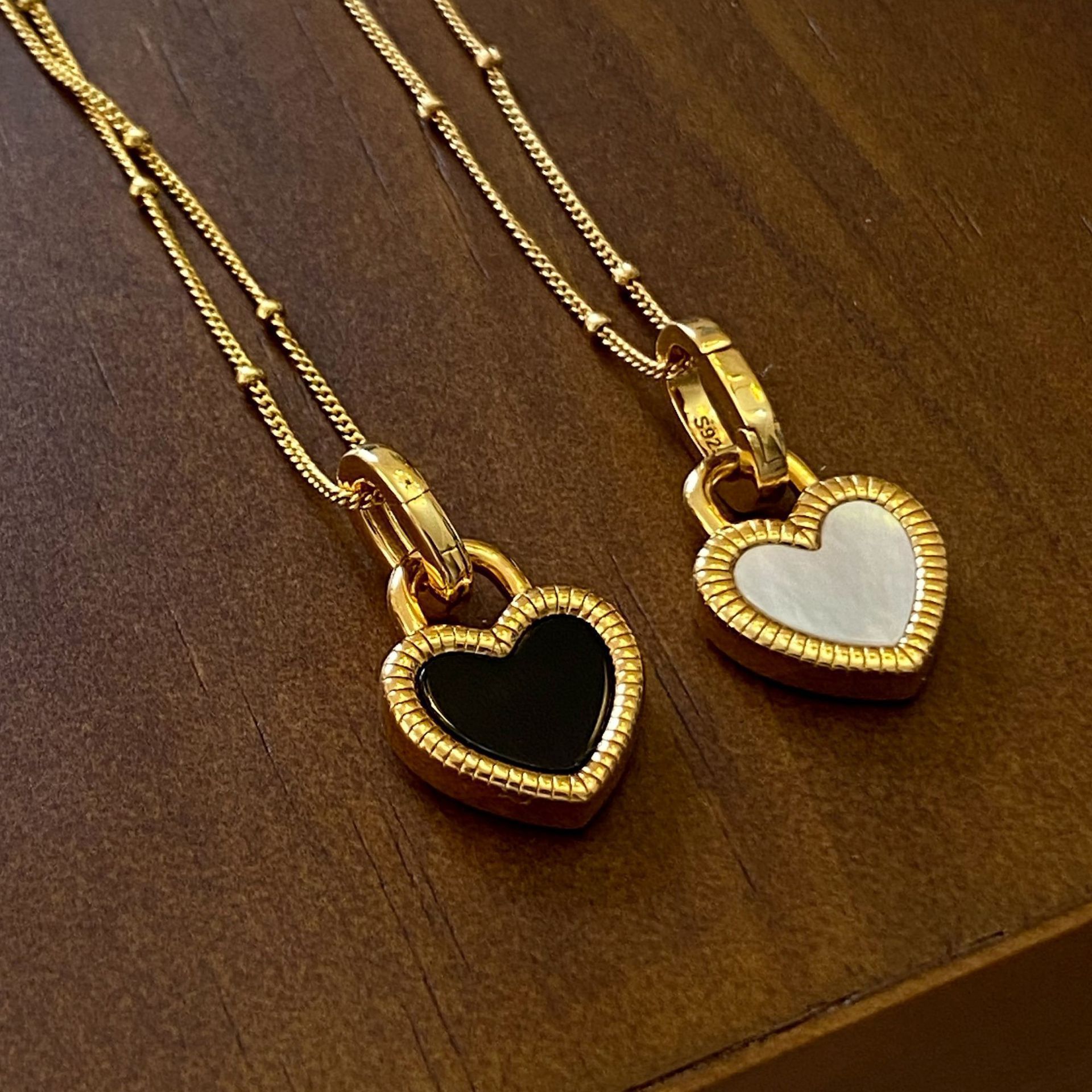 Nuevo collar de acero de titanio incrustado en diamantes para mujeres todo a juego ins Internet celebridad luz Cadena de clavícula de lujo elegante joyería de alto grado que no se desvanece