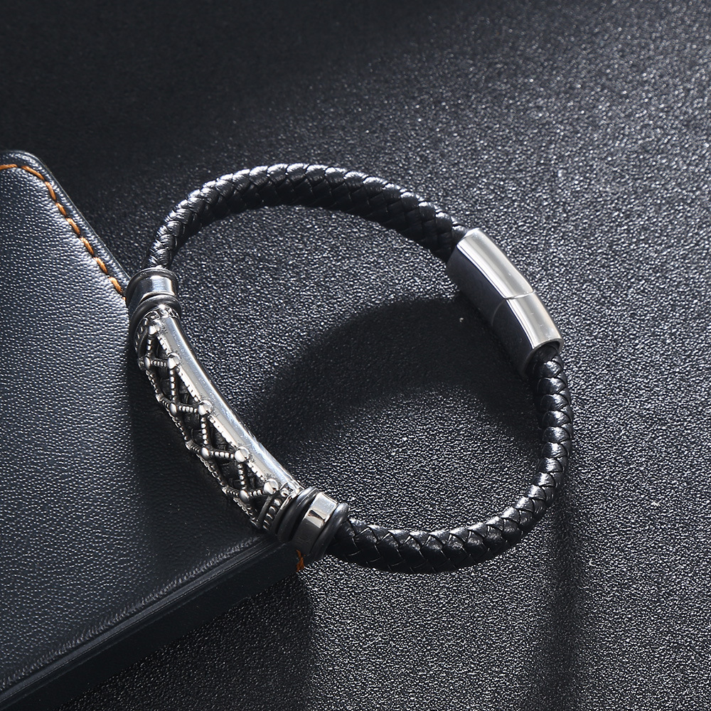 Retro Punk Geometric 316 Stainless Steel  Leather Plating Men's Bracelets Men Cord & Leather Bracelets display picture 5