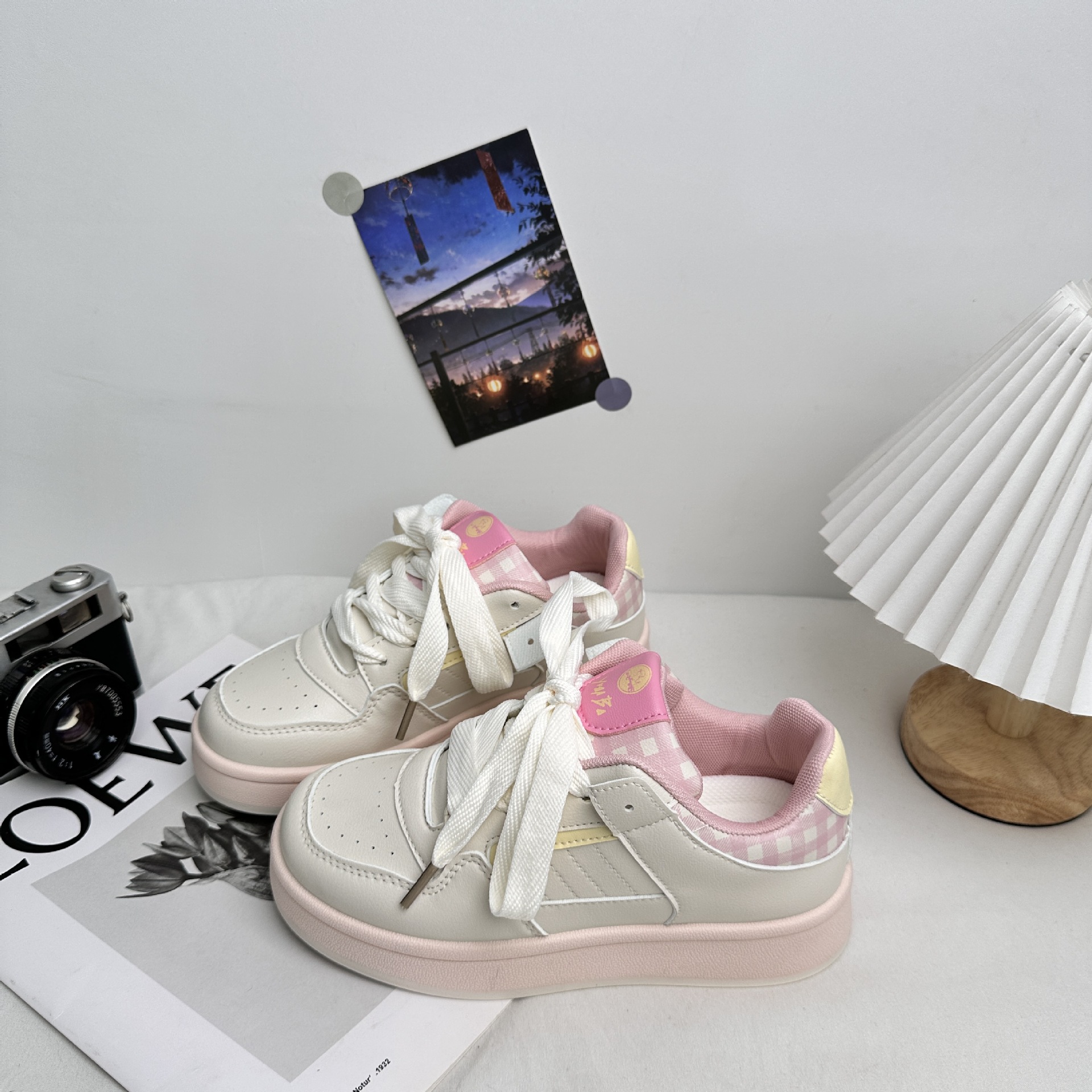 Yuanbo 2025 primavera zapatos blancos bajos zapatos de mujer zapatos casuales de plataforma de todo fósforo zapatos de mujer de moda coreana image 4